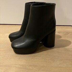 Sam & Libby Black Heeled Platform Boots